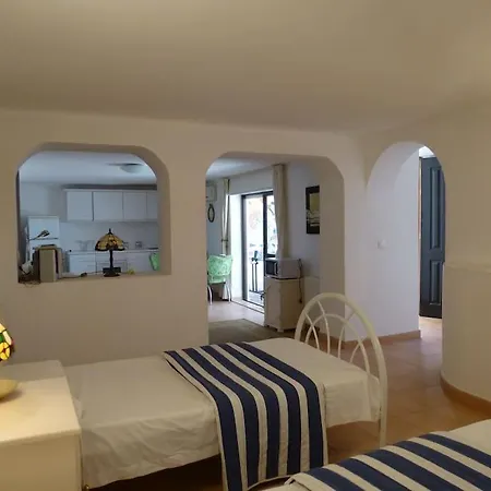 Βίλα Lorenzo With Tennis Court & Swimming Pool *