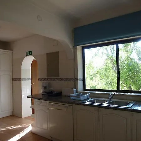 Villa Lorenzo With Tennis Court & Swimming Pool Portimao