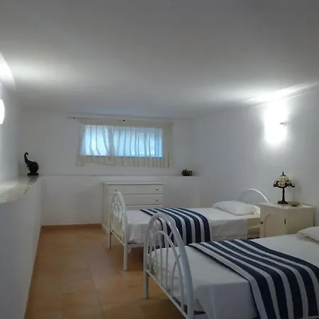 Villa Lorenzo With Tennis Court & Swimming Pool Portimão